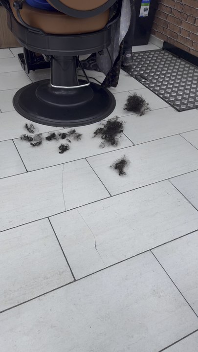 Une coiffure ça change un homme