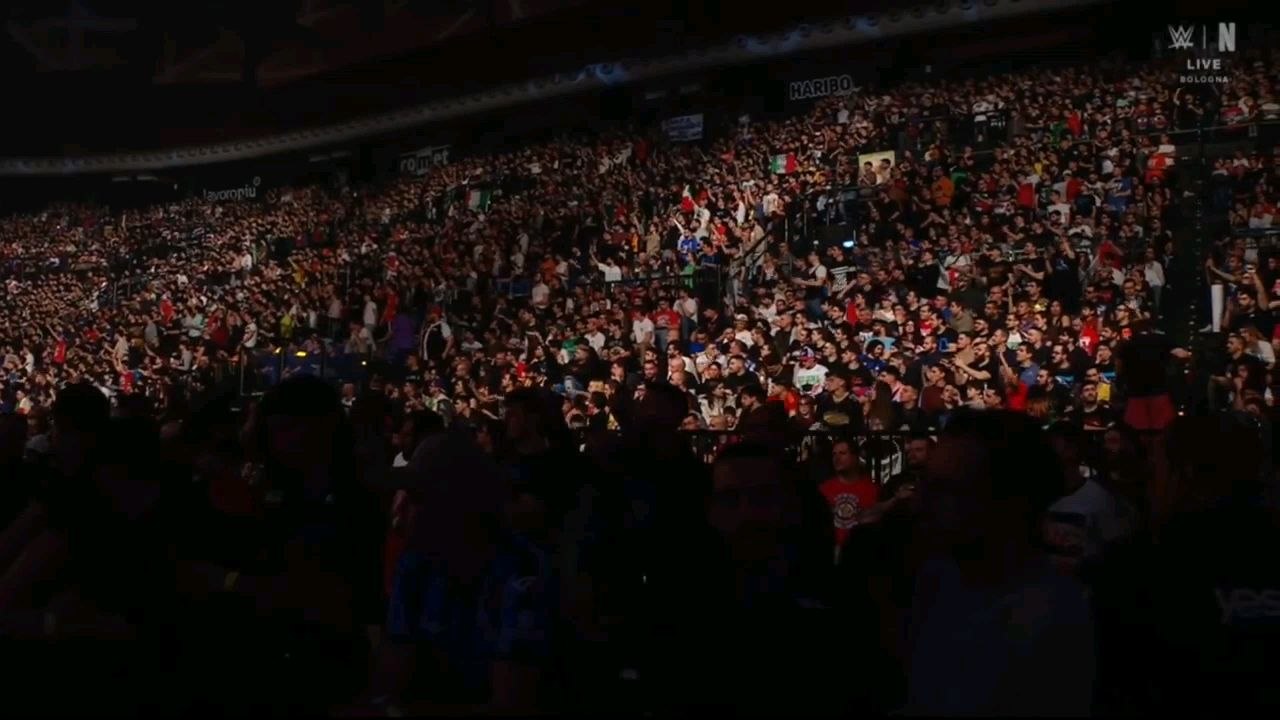 roman reigns entrance smackdown bologna