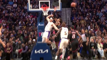 Lakers - La belle passe aveugle d'Austin Reaves pour Hachimura