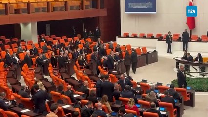 DEM Partililer MHP lideri Devlet Bahçeli ile tokalaştı