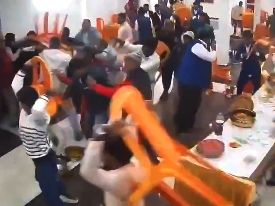 Zu wenig Nachspeise: Hochzeit endet in Prügel-Chaos