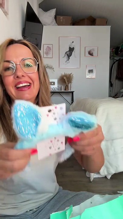 🎁 Mystery Box des magasins Normal… je ne savais vraiment pas à quoi m’attendre ! Entre objets insolites, bonnes surprises, cette ouverture ne manque pas de piquant 😂