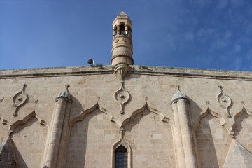 Dönemin taş işçiliğinin nadide örneği: Fırfırlı Cami