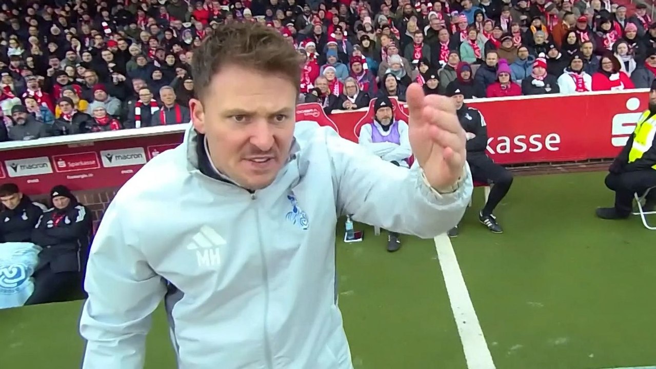 'Für so ein Foul gibst du Gelb?': Drittliga-Topspiel in der Ref-Cam