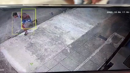 Un policía atropelló a un motociclista, se escapó y luego mató al primo de la víctima