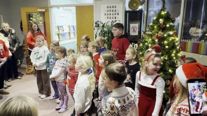 Bow School Choir sang Step Into Christmas at the school’s Christmas Fair, video Alan Quick IMG_9984