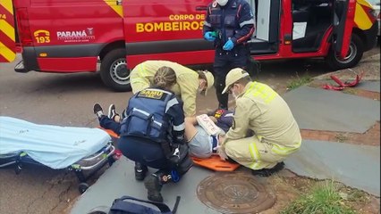 Jovem, de 19 anos, fica ferido após colisão com Vectra na Rua Maracaí