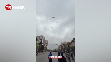 Şam semalarında yamaç paraşütü gösterisi yapıldı