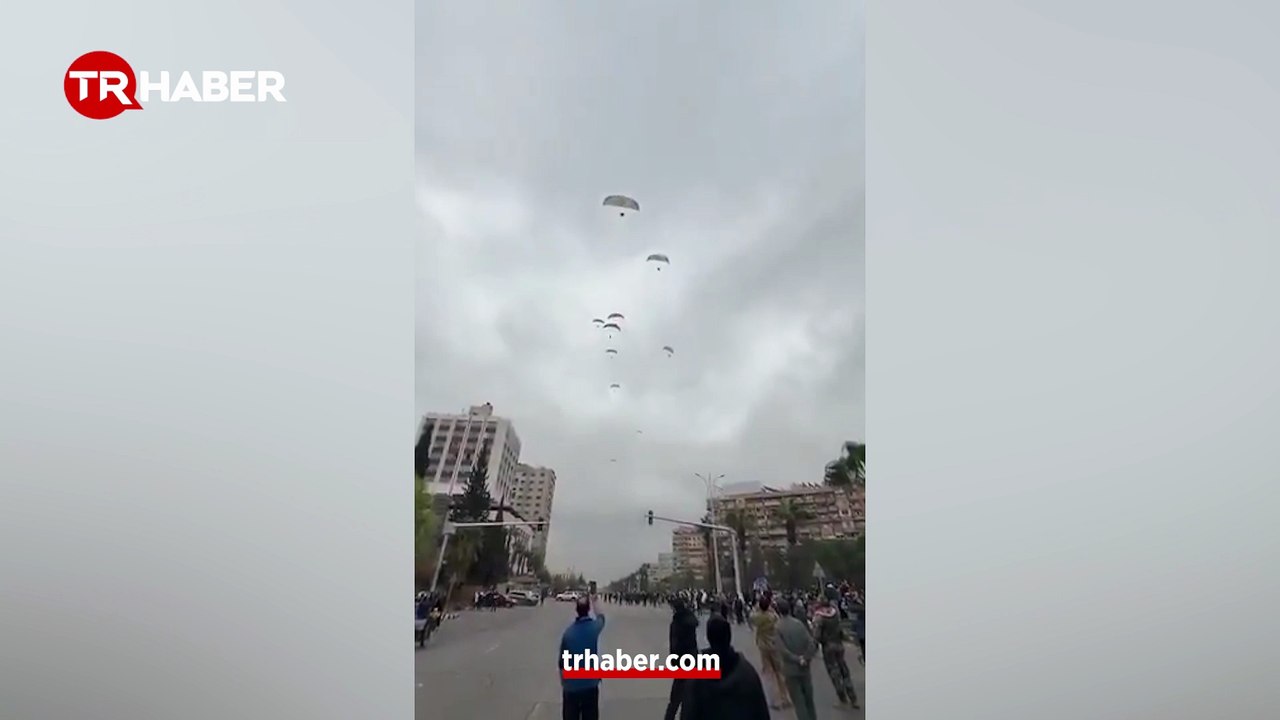 Şam semalarında yamaç paraşütü gösterisi yapıldı