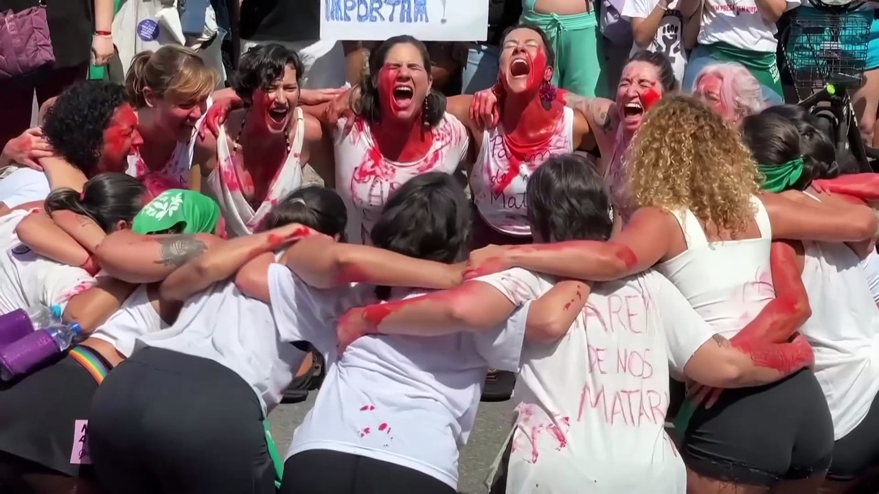Tausende demonstrieren in Brasilien gegen Femizide