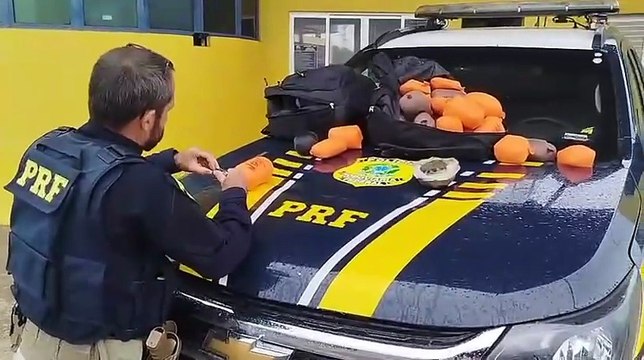 PRF encontra 39 quilos de haxixe embaixo do banco de caminhão na BR-277