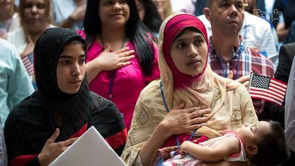 Immigrants Approved for Citizenship ‘Plucked Out’ of Line Moments Before Pledging Allegiance: Report