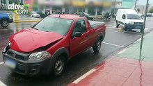 Dois carros se envolvem em acidente no centro de Toledo