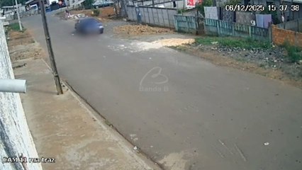 Motorista bêbado atropela criança de bicicleta e foge; veja o vídeo