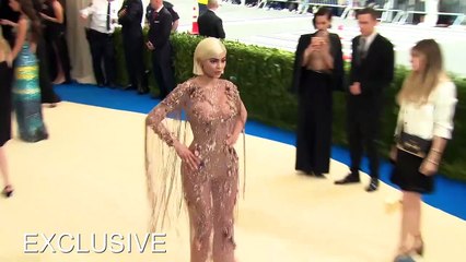 Kylie Jenner reveals nude photos without baby bump.