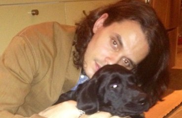 John Mayer rinde un emotivo homenaje a su amado perro Moose