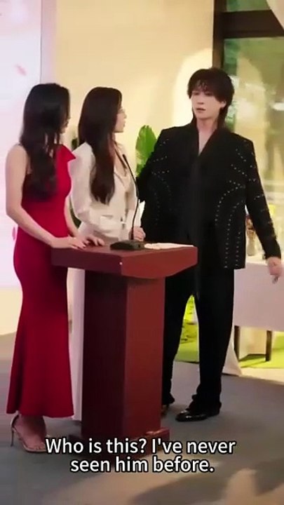 Later, she made a high-profile public appearance with him to attend major occasions, radiant and scumbag, and her fiancé regretted her heartache, but she could no longer recover #hit skit #domineering president #sweet pet #revenge