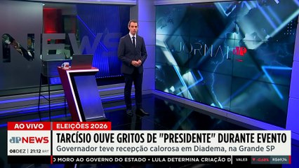 Tarcísio ouve gritos de "presidente" em evento, mas descarta disputa e apoia Flávio