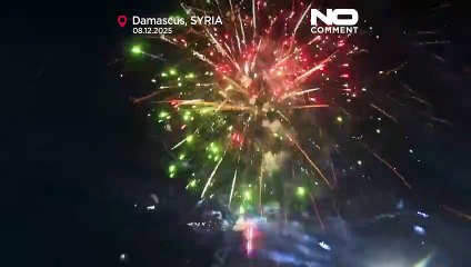 Los sirios conmemoran el aniversario del derrocamiento de Asad con actos en todo el país