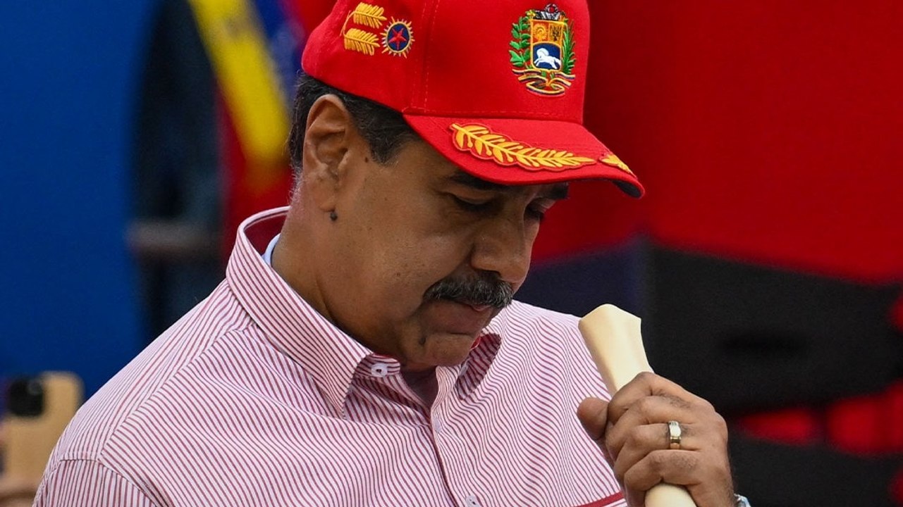 Trump vs Maduro: फाइटर जेट्स तैनात, चरम पर तनाव