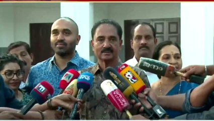 ഫാത്തിമ മാതാ കോളേജിലെ ആദ്യ വോട്ടറായി എൻ. കെ പ്രേമചന്ദ്രൻ