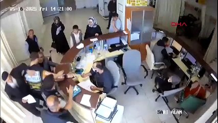 Acil serviste hastayı azarlayan o doktor istifa etti!