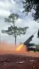 ทหารกัมพูชา ลงคลิปยิงจรวด BM-21 เข้าฝั่งไทย