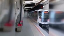 İzmir’de metro vagonu raydan çıktı