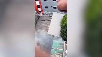 Jakarta'daki yangın onlarca kişi mahsur kaldı