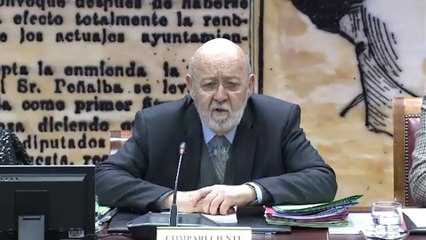 Esperpento de Tezanos en el Senado: "Pertenezco a un partido y no soy independiente"