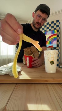 Je Mange ce que la Personne devant moi commande au McDo ! #mcdonalds #defi #foodchallenge