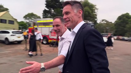 Premier Chris Minns visits fire-affected communities in NSW