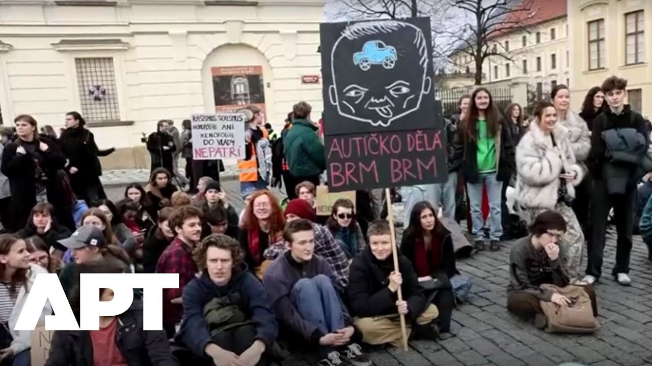 Students Rally in Prague as Populist Babis Moves to Form New Czech Government | APT