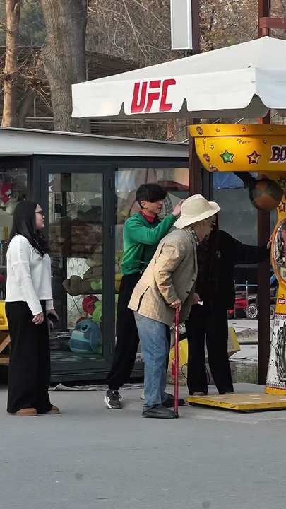 crazy Old man Boxing 🥊 PRANK