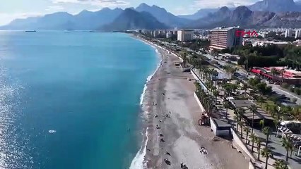 Aralık ayında denize girip, güneşlendiler