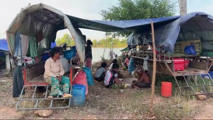 Ataques aéreos en la frontera entre Camboya y Tailandia desplazan a decenas de miles de personas