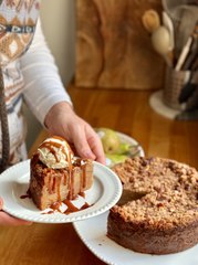 Gâteau Invisible aux Poires et Épices de Noël | Recette Fondante façon Pain d’Épices avec Caramel