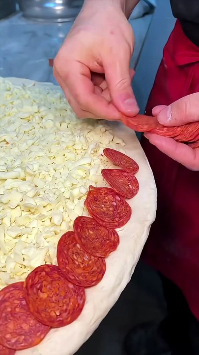 PEPPERONI PESTO PIZZA from Nuovo York Pizza in NYC’s East Village! 🍕🔥🤤 #DEVOURPOWER
