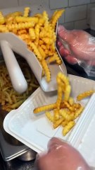 The one and only LUDLOW FRIES from 375 Chicken in NYC & NJ! 🍟🔥 #DEVOURPOWER