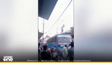 'ലേശം കൗതുകം കൂടുതലാ...' കലാശക്കൊട്ടിനിടെ ബസിന്റെ മുകളിൽ നിന്ന് ചാടിയ UDF പ്രവർത്തകന് പരിക്ക്'