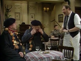 Allo Allo S1 E02 - Pigeon Post