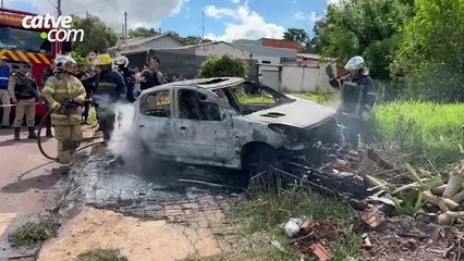 Homem é encontrado carbonizado dentro de carro em Cascavel