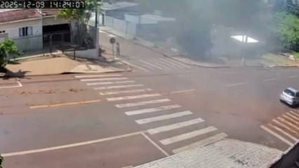 Novas imagens de câmera de segurança mostram Peugeot em chamas trafegando pela rua Leonardo da Vinci