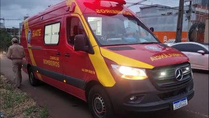 Batida entre Jeep e bicicleta elétrica deixa mulher com suspeita de fratura no Centro