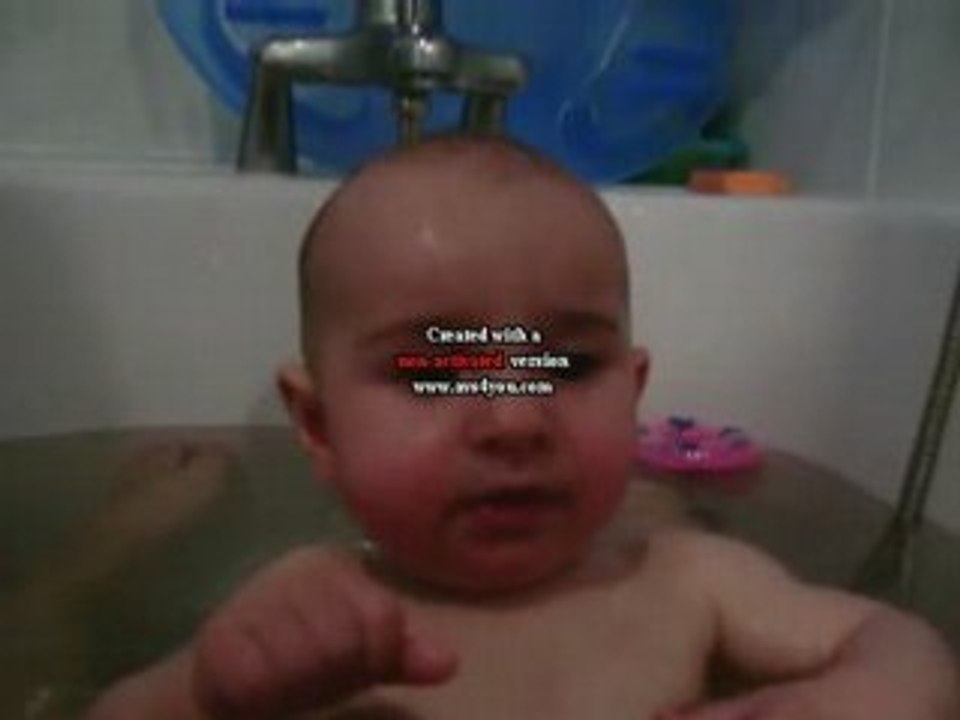 LOUKA AU BAIN