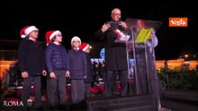 Gualtieri accende l'albero di Natale a Piazza del Popolo e le luminarie di via del Corso