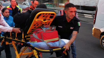 Suman 12 lesionados tras caída en escalera electromecánica de la Línea 9 en Metro Ciudad Deportiva, CDMX