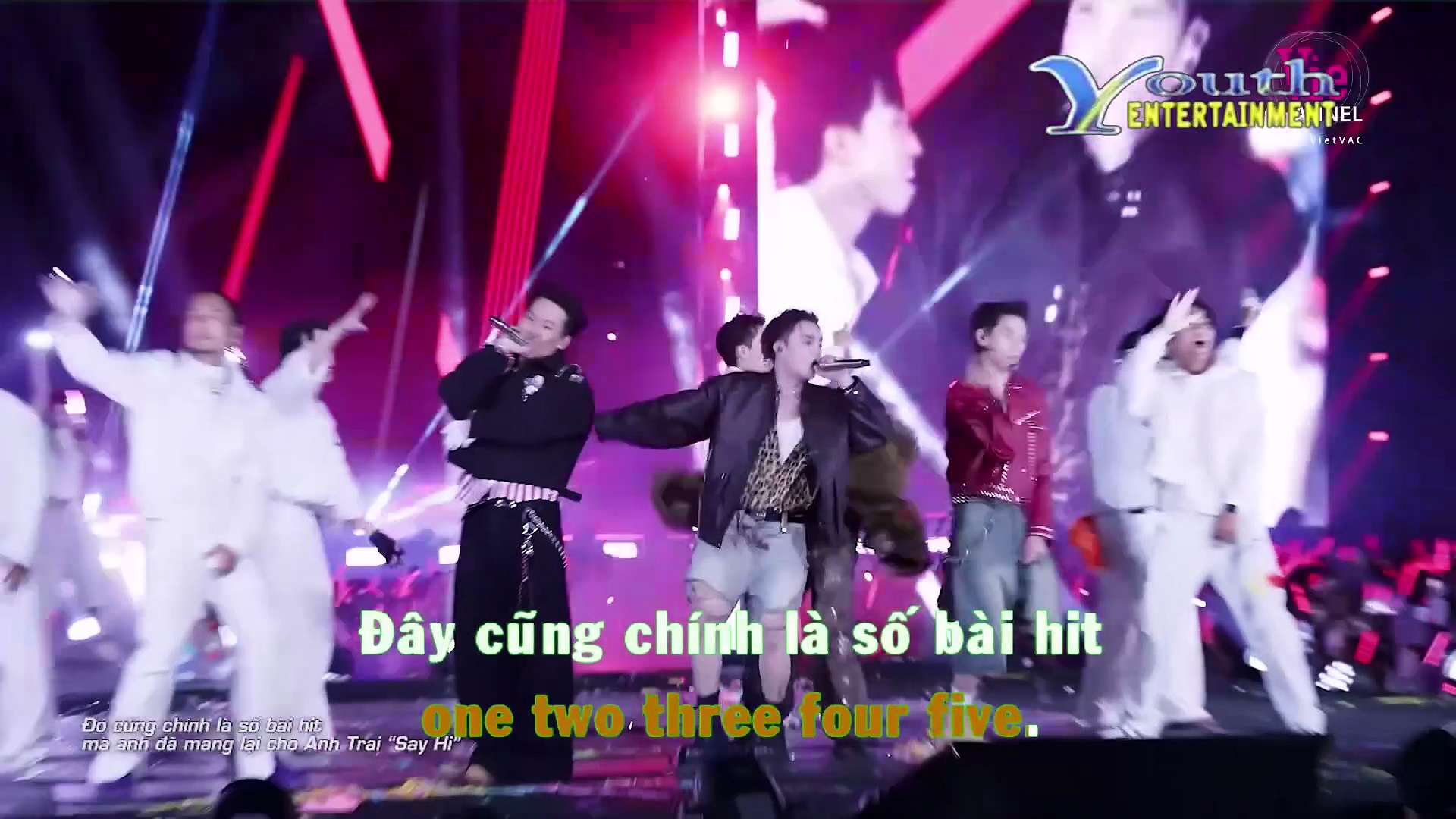 Walk - Issac, Hieuthuhai, H...