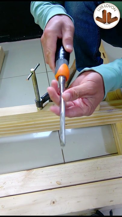 CAJA PARA ESPIGA SEGUNDA PARTE CARÌNTERIA DE MADERA - Luis Lovon
