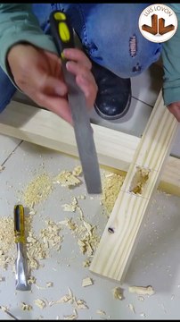 COMO HACER CHAVETA O CUÑA PARA ASEGURAR MUEBLES DE MADERA MUY FACIL SIN MAQUINAS - Luis Lovon